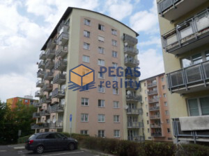 B7 3+KK s krytým garážovým stáním Karlovy Vary, Drahovice